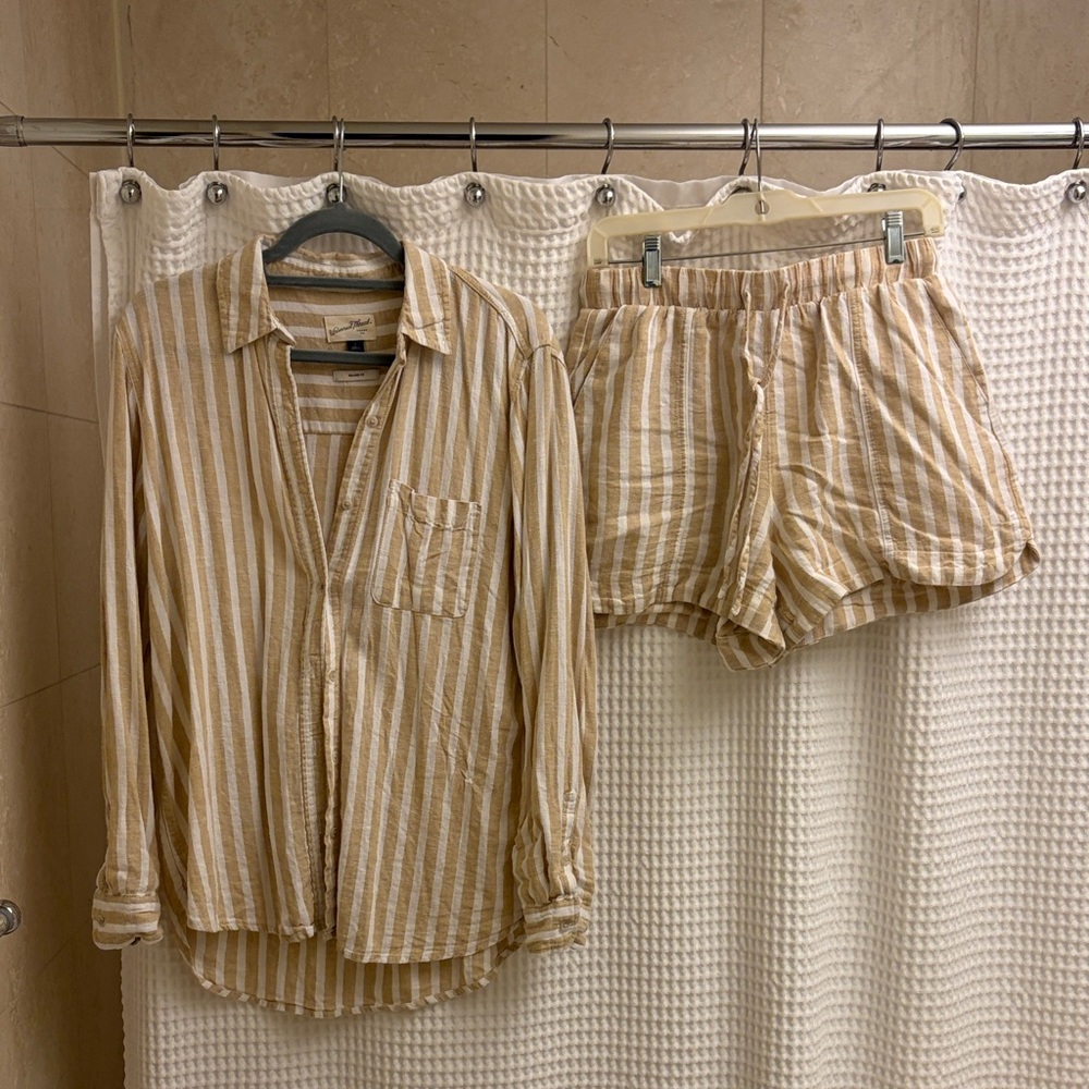 Universal Thread Striped Beige & White Button-Up Shirt Matching Shorts Sz S